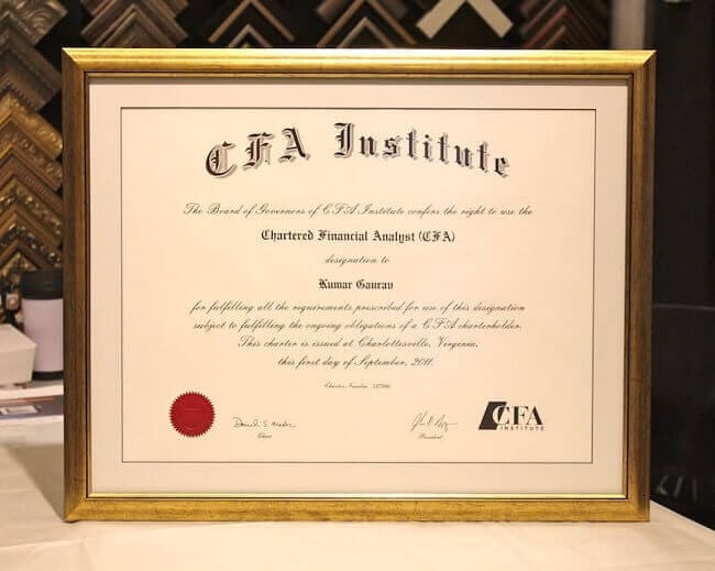 Chứng chỉ CFA (Certified Financial Analyst)