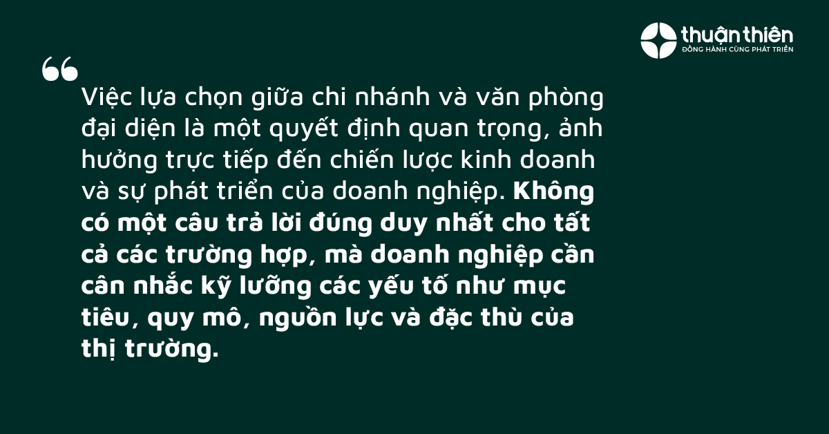 Không có một câu trả lời đúng duy nhất cho tất cả các trường hợp, mà doanh nghiệp cần cân nhắc kỹ lưỡng các yếu tố như mục tiêu, quy mô, nguồn lực và đặc thù của thị trường.
